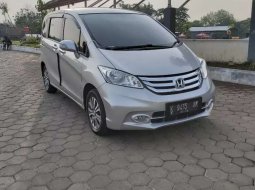 Jawa Tengah, Honda Freed PSD 2014 kondisi terawat 3