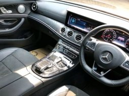 Dijual mobil Mercedes-Benz E-Class E 300 AMG 2018 bekas, DKI Jakarta 2