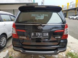 Jual mobil Toyota Kijang Innova E 2.0 MT 2014 terawat di Jawa Barat  7