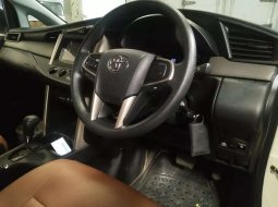 Jual cepat Toyota Kijang Innova G 2017 di Jawa Timur 5