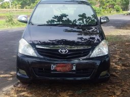 Jual mobil Toyota Kijang Innova 2.5 G 2011 dengan harga terjangkau di Bali  3