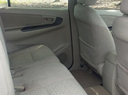 Jual mobil Toyota Kijang Innova 2.5 G 2011 dengan harga terjangkau di Bali  4