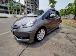 DKI Jakarta, dijual mobil Honda Jazz RS 2014 harga murah  3