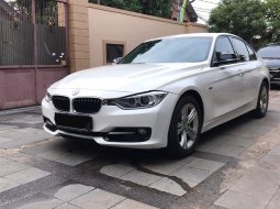 Dijual cepat BMW 3 Series 320i 2014 murah di DKI Jakarta 1