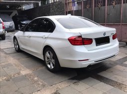 Dijual cepat BMW 3 Series 320i 2014 murah di DKI Jakarta 5