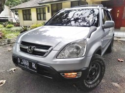 Jual mobil Mobil Honda CR-V 2.0 i-VTEC 2002 dengan harga murah di Jawa Barat  2