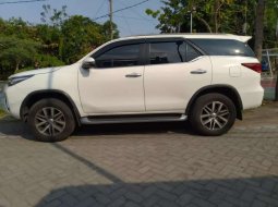 Toyota Fortuner 2017 Jawa Timur dijual dengan harga termurah 3