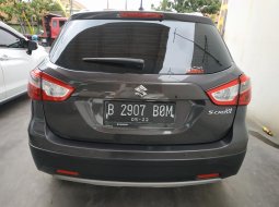 Jawa Barat, dijual mobil Suzuki SX4 S-Cross AT 2017 bekas  2