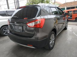 Jawa Barat, dijual mobil Suzuki SX4 S-Cross AT 2017 bekas  3