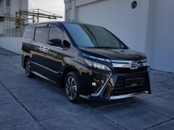 Dijual cepat mobil Toyota Voxy ATPM 2018, DKI Jakarta 1