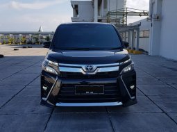 Dijual cepat mobil Toyota Voxy ATPM 2018, DKI Jakarta 2