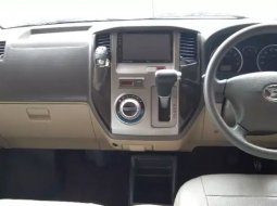 Jawa Barat, dijual mobil Daihatsu Luxio X 2012 bekas  2