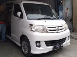 Jawa Barat, dijual mobil Daihatsu Luxio X 2012 bekas  3