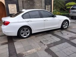 DKI Jakarta, Mobil bekas BMW 3 Series 320i 2014 dijual  4