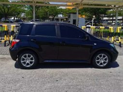 Jawa Tengah, Toyota IST 2006 kondisi terawat 3