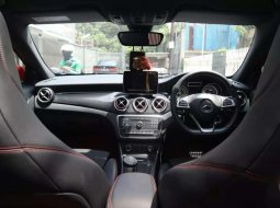 Mercedes-Benz GLA 2017 Jawa Barat dijual dengan harga termurah 2