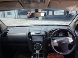 Jual mobil Isuzu MU-X 2.5 Premiere Limited AT 2018 terbaik di DKI Jakarta 6