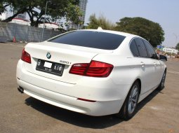 Jual cepat mobil BMW 5 Series 520i 2012 di DKI Jakarta 4