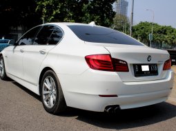 Jual cepat mobil BMW 5 Series 520i 2012 di DKI Jakarta 5