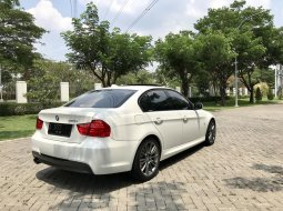 Jual mobil BMW 3 Series 325i MSport 2012 dengan harga terjangkau di Jawa Timur  5