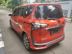 Mobil Toyota Sienta Q 2017 dijual, Jawa Barat  7