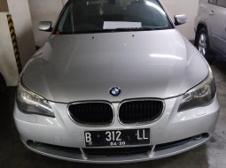 Mobil bekas BMW 5 Series 520i 2004 dijual, DKI Jakarta 2