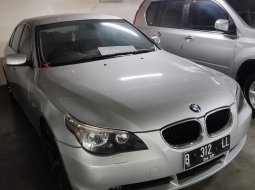 Mobil bekas BMW 5 Series 520i 2004 dijual, DKI Jakarta 3