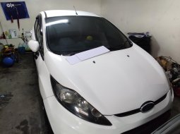 Jual mobil Ford Fiesta 1.4L Trend 2011/2012 terawat di DKI Jakarta 2