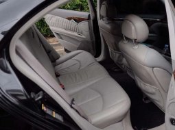 Mobil Mercedes-Benz E-Class 2002 260 dijual, Jawa Barat 6