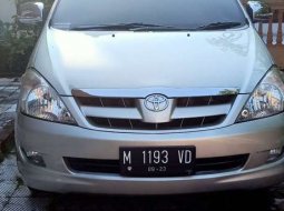 Dijual mobil bekas Toyota Kijang Innova G, Jawa Timur  10