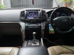 Mobil Land Cruiser UK 4.5 V8 Diesel 2011 dijual, DIY Yogyakarta 4