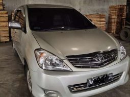 Sumatra Utara, Toyota Kijang Innova V 2005 kondisi terawat 4