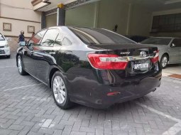 Mobil Toyota Camry 2013 V terbaik di Jawa Timur 15