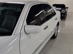 Dijual mobil Mercedes-Benz E-Class E 320 1997 bekas murah, DKI Jakarta 2