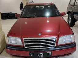 Dijual mobil Mercedes-Benz C-Class C200 1995 harga murah, DKI Jakarta 1