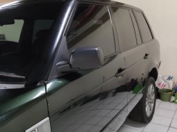 Dijual mobil bekas Land Rover Range Rover Vogue 2004, DKI Jakarta 6