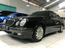 Mercedes-Benz E-Class 2000 Bali dijual dengan harga termurah 3