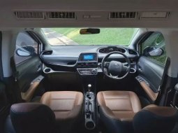 Jual mobil  Toyota Sienta 1.5 V 2017 terawat di Banten 3