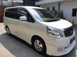 Jual mobil Toyota NAV1 V 2013 terbaik di Jawa Barat 3