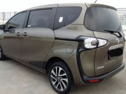 Dijual cepat mobil Toyota Sienta V 2017, DKI Jakarta 5
