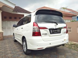 Dijual mobil bekas Toyota Kijang Innova V Luxury 2.0 AT Bensin 2013, Jawa Barat  4