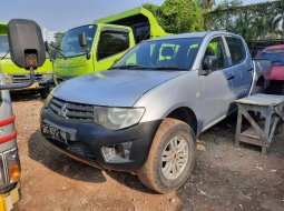 Jual Mitsubishi Triton 2014 harga murah di DKI Jakarta 3