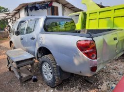 Jual Mitsubishi Triton 2014 harga murah di DKI Jakarta 2