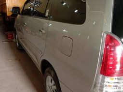 Mobil Toyota Kijang Innova 2011 terbaik di Jawa Tengah 4