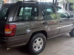 Jeep Cherokee 2000 Jawa Barat dijual dengan harga termurah 2