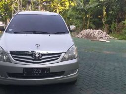 Jual mobil Toyota Kijang Innova 2.0 G 2005 bekas, Jawa Timur 3