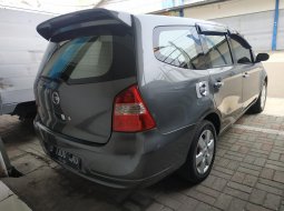 Jual mobil Nissan Grand Livina XV AT 2010 dengan harga murah di Jawa Barat  3