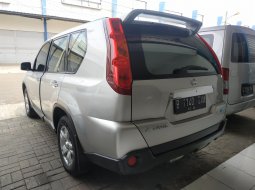 Jual mobil Nissan X-Trail 2.0 AT 2010 terawat di Jawa Barat  2