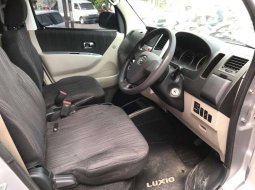 Jual Daihatsu Luxio X 2015 harga murah di DIY Yogyakarta 3
