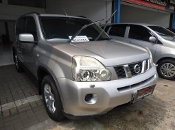 Jual mobil Nissan X-Trail 2.0 AT 2010 dengan harga terjangkau di Jawa Barat  9